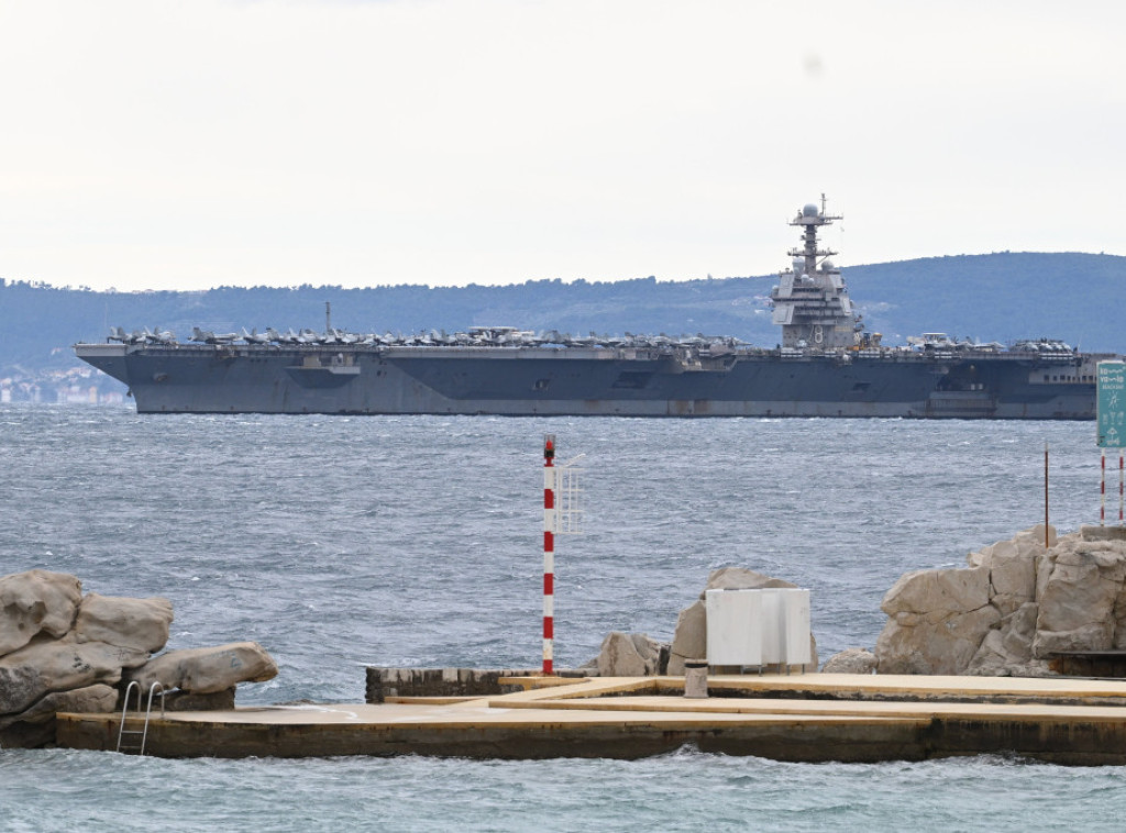 Najveći svetski nosač aviona USS Džerald R. Ford napustio Split, krenuo prema Iranu