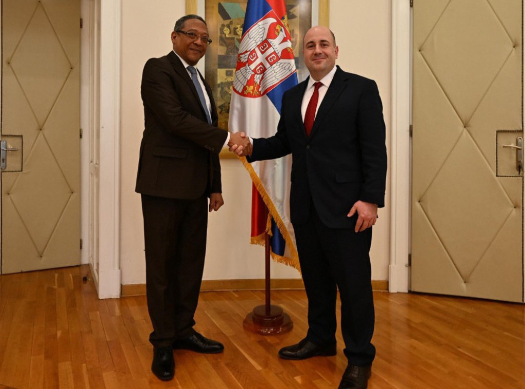 Kozarev i ambasador Kube Ernandesom razgovarali o bilateralnim odnosima