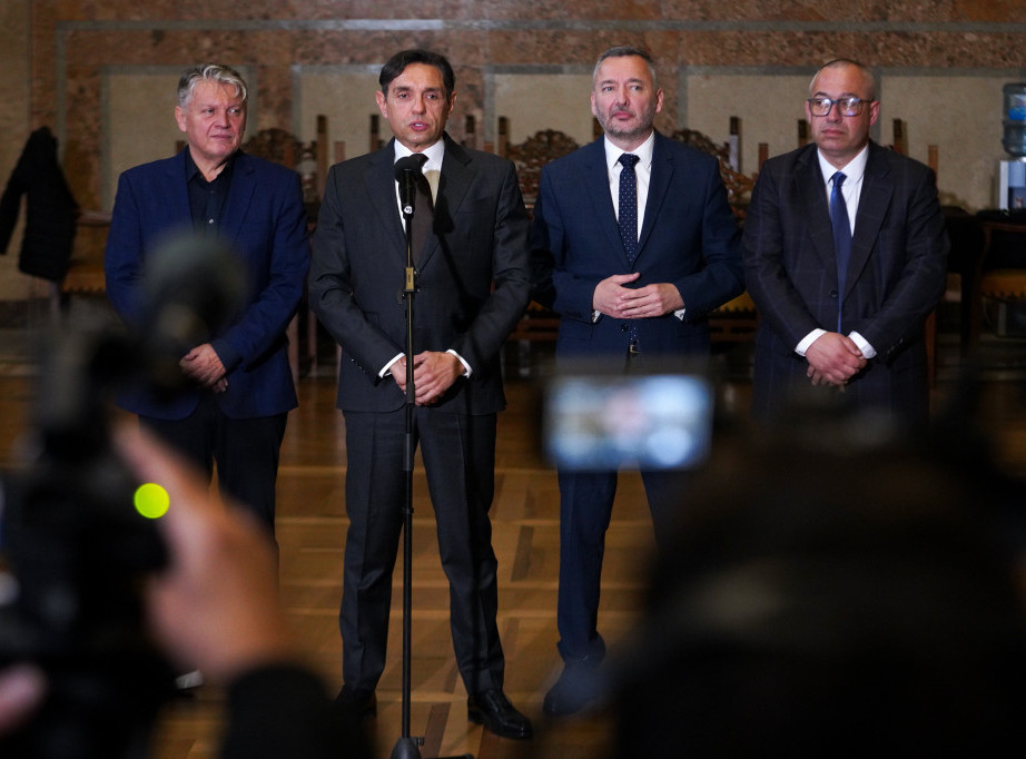 Vulin: This is no time to call elections, gov't reshuffle necessary