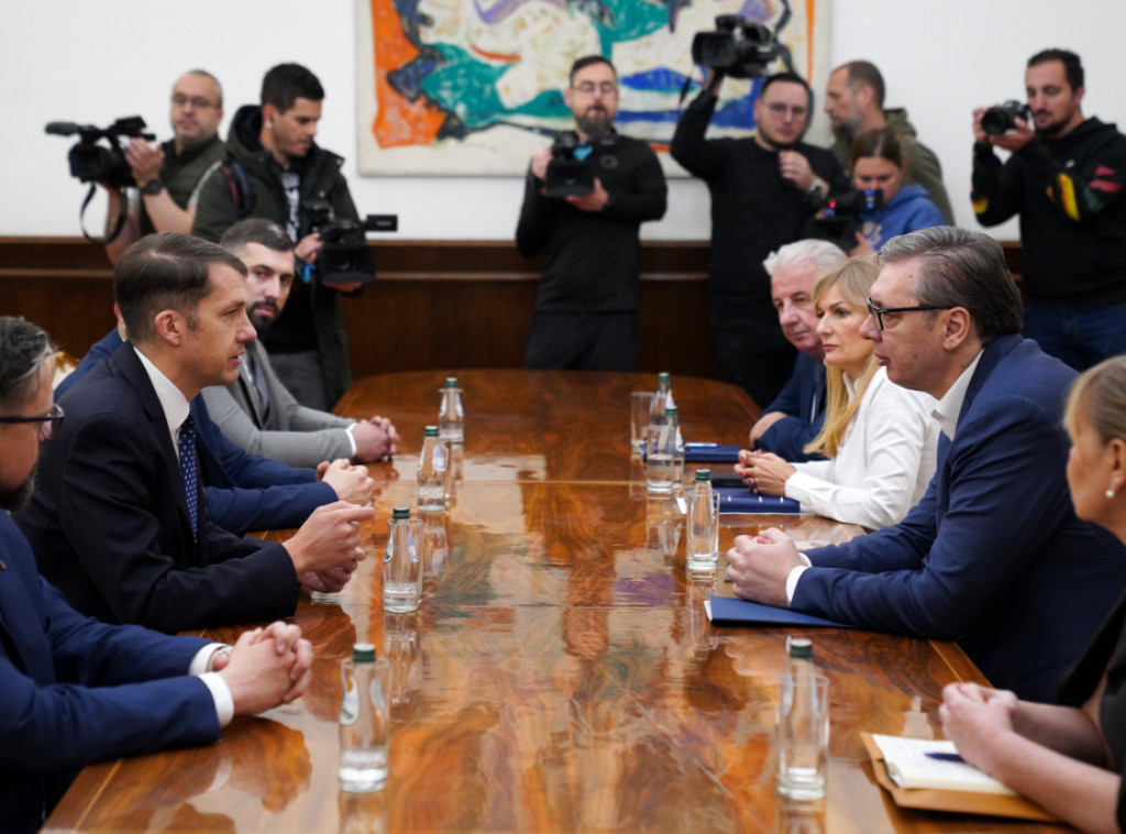 Završene konsultacije predsednika Vučića sa SVM, sledi sastanak sa predstavnicima SPP
