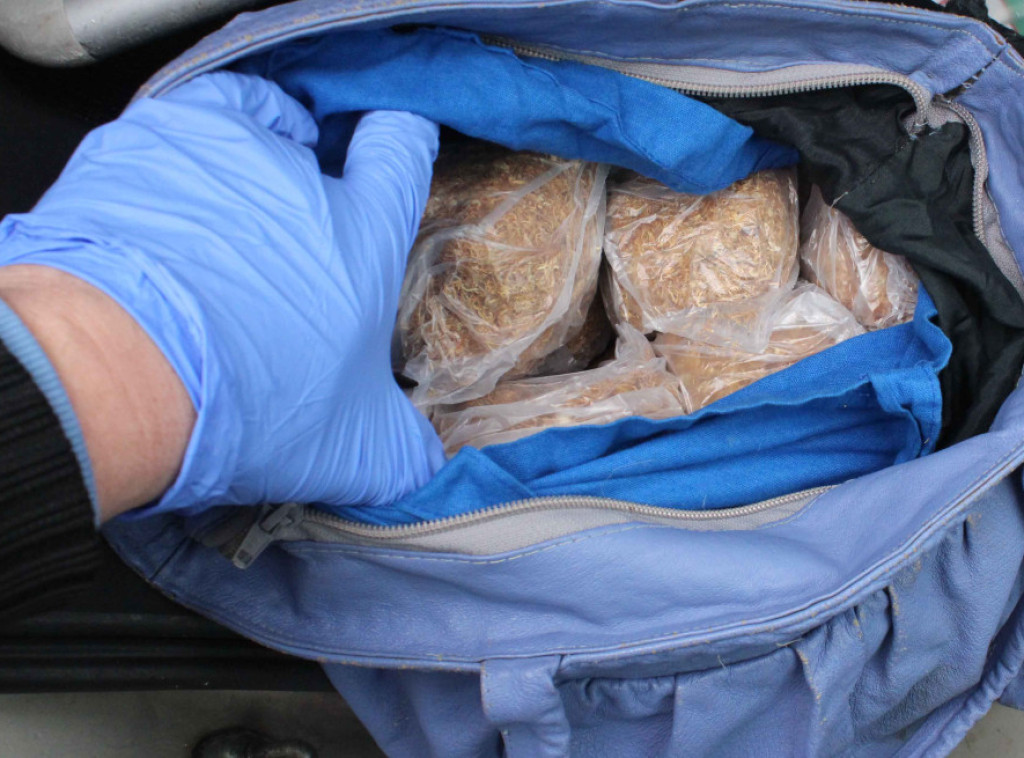 Policija zaplenila duvan vrednosti preko milion dinara