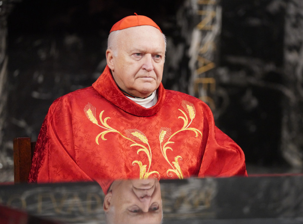 Kardinal Nemet predvodi Obrede Velikog petka u crkvi Svetog Antuna u Beogradu