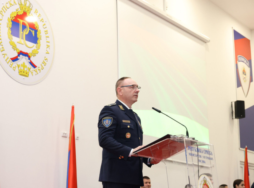 Zlatni znak policije dodeljen povodom Dana policije RS, priznanje dobio i Vasiljević