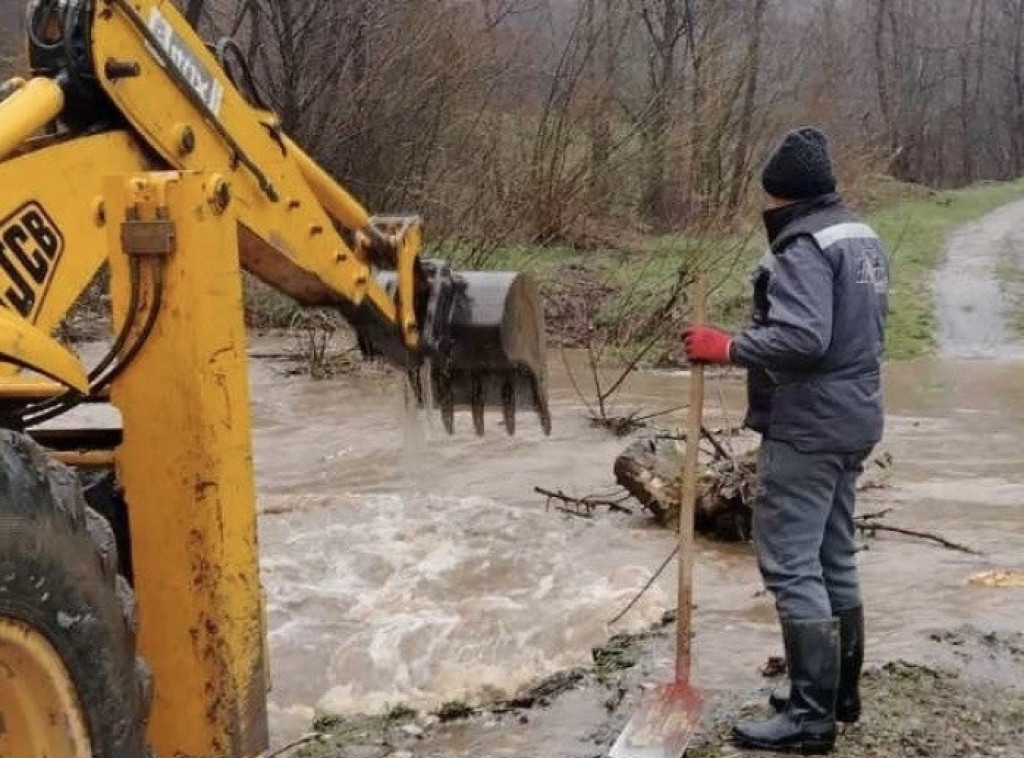 Lučani: Vodostaj u opadanju, vanredna odbrana od poplava ostaje na snazi