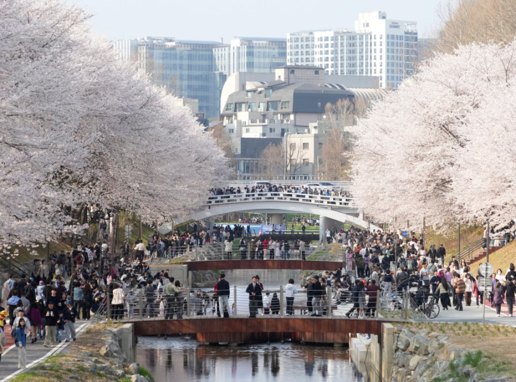 Skupovi u Seulu za i protiv bivšeg predsednika Jun Suk Jeola