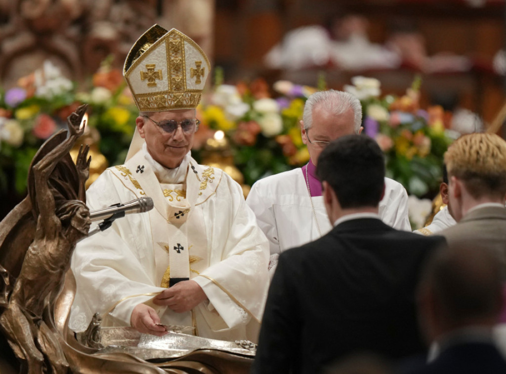 Papa Lav XIV pozvao vernike tokom bdenja u Bazilici Svetog Petra da rade za mir
