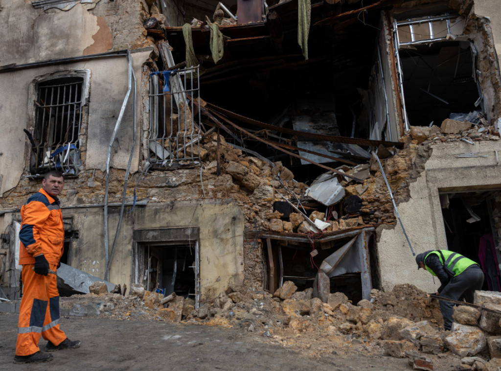 Najmanje tri osobe povređene u ruskom napadu dronovima na Odesu