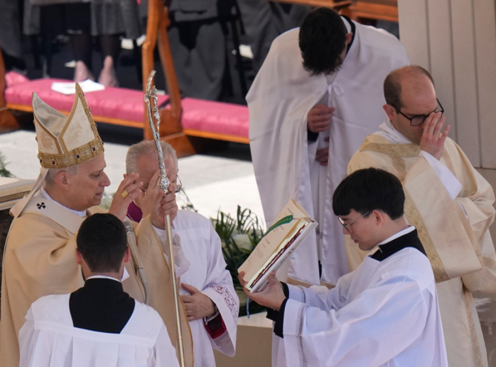 Papa Lav XIV na uskršnjoj misi pozvao na nadu protiv ratnog nasilja