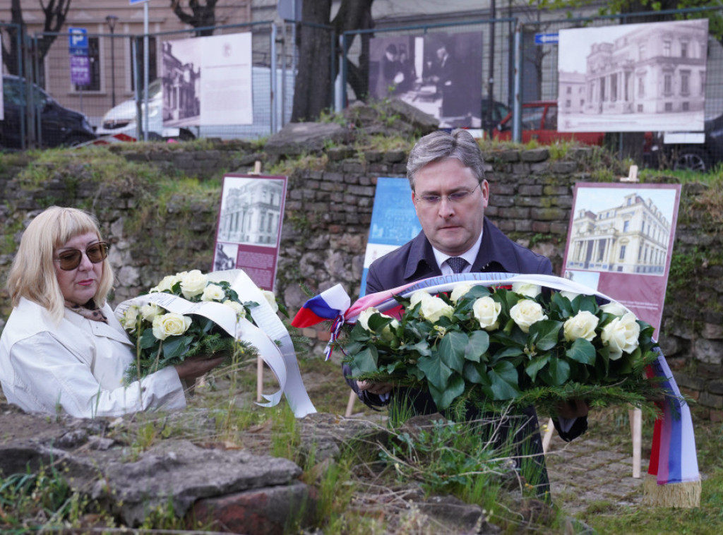 Nikola Selaković položio cveće na mestu stradanja Narodne biblioteke Srbije u bombardovanju 6. aprila 1941. godine