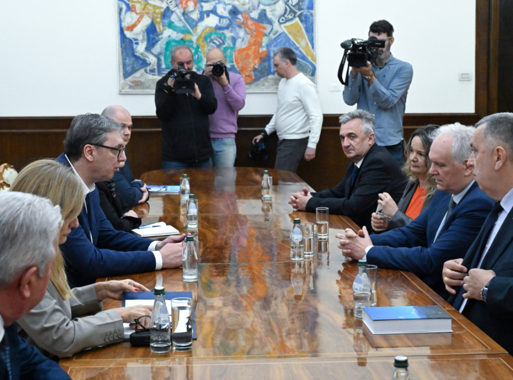 Završene konsultacije predsednika Vučića sa predstavnicima stranke Mi-glas iz naroda