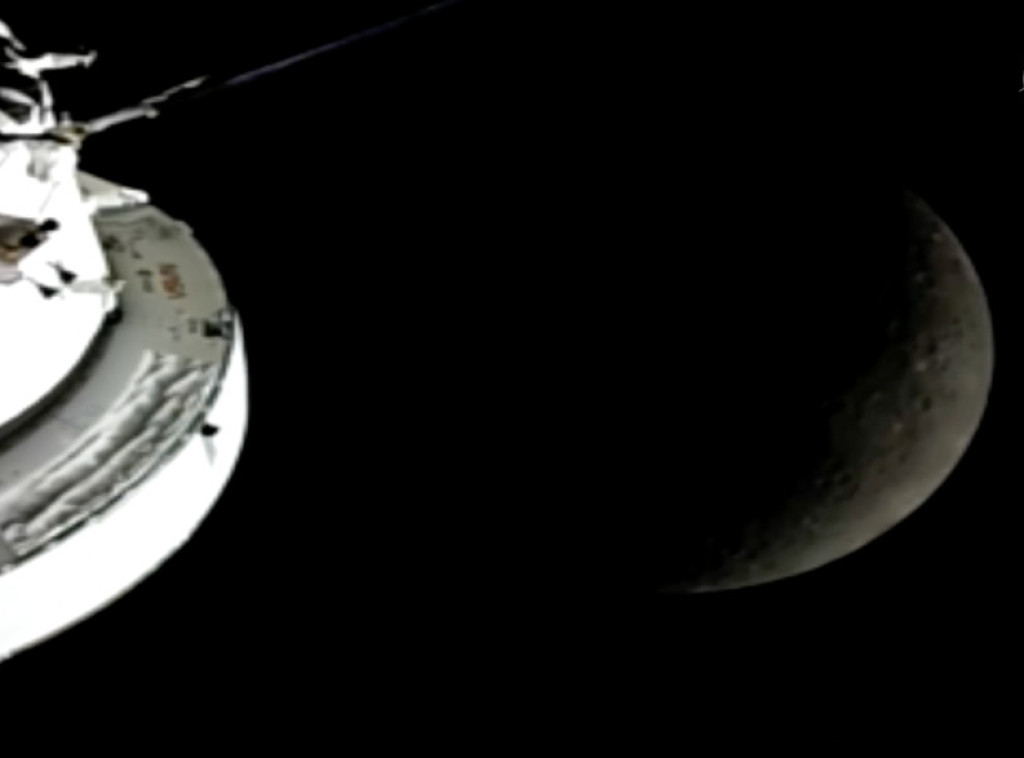 Posada Artemisa II završila putovanje oko Meseca i videla pomračenje Sunca: Mesec je smeđe boje sa zelenim nijansama