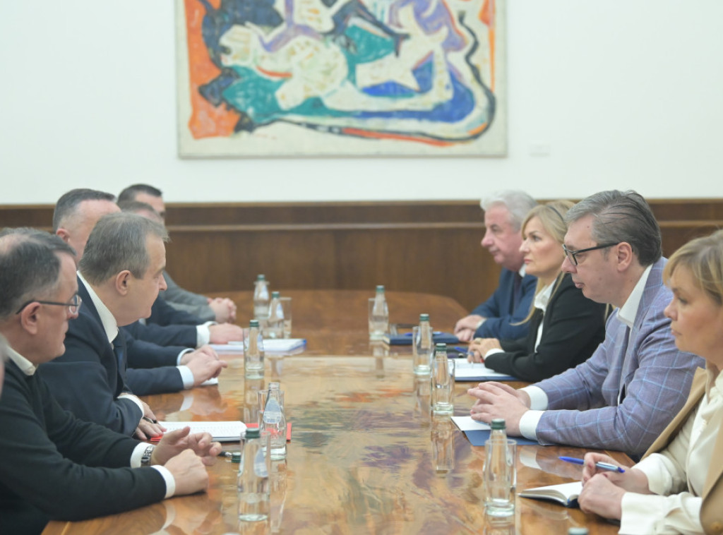 Počele konsultacije predsednika Vučića sa predstavnicima SPS-a
