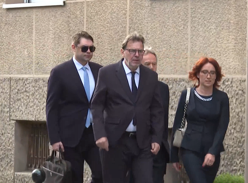 Počele konsultacije predsednika Vučića sa predstavnicima DSHV