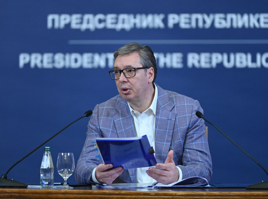 Vučić pred Predsedništvom primio zahteve grupe radnika GSP-a: Odgovor u roku od 7 dana