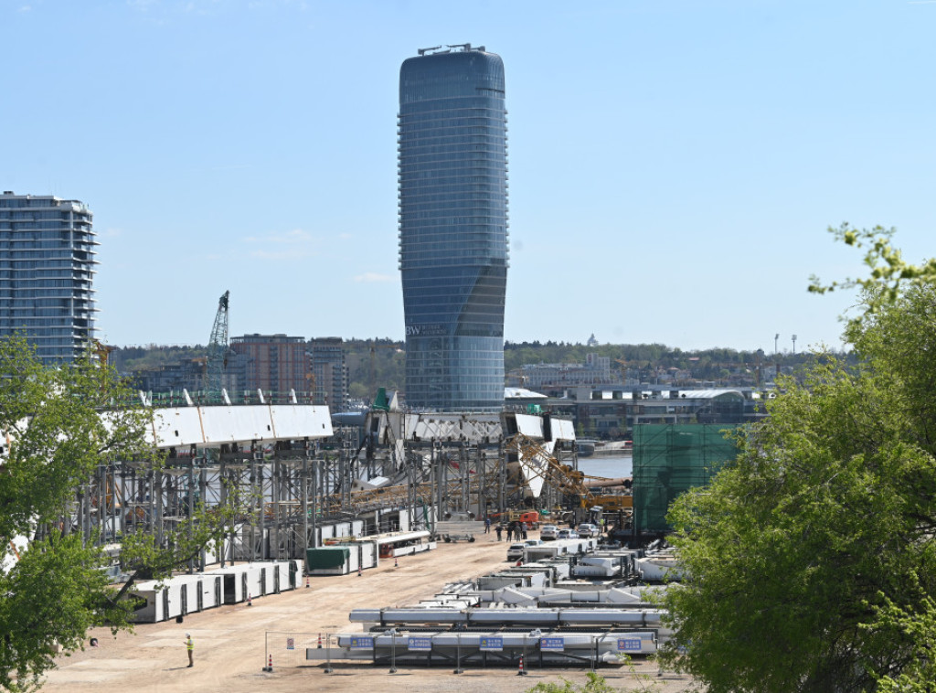 Jedna osoba stradala kada se obrušio kran na gradilištu u Beogradu