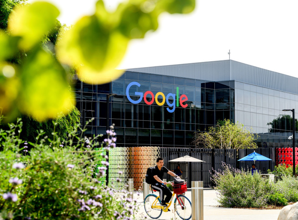 Gugl predstavio AI aplikaciju za diktiranje Elokvent koja radi bez interneta