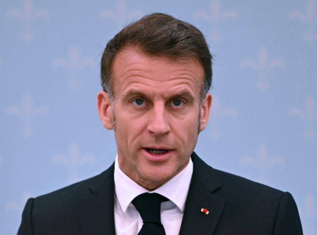 Makron: Francuski par oslobođen iz Irana, sutra se vraća u Francusku