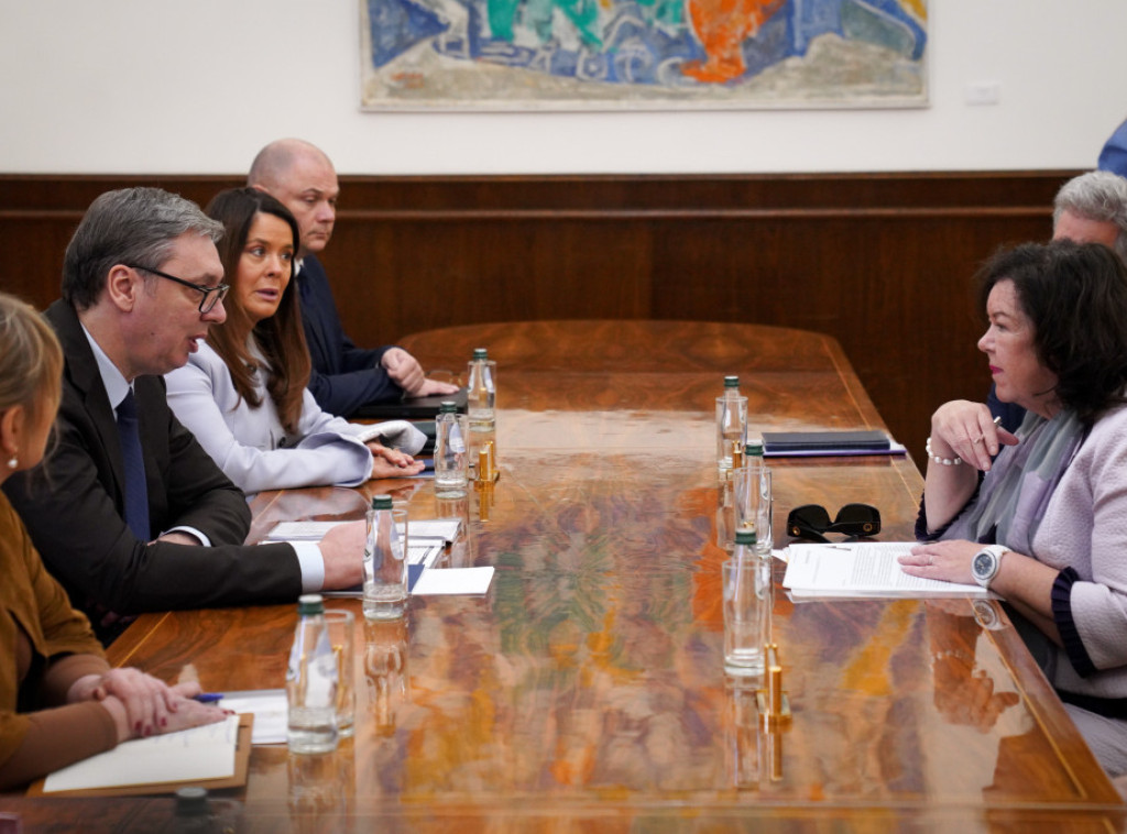Predsednik Vučić sastao se sa specijalnom izaslanicom Ujedinjenog Kraljevstva Karen Pirs