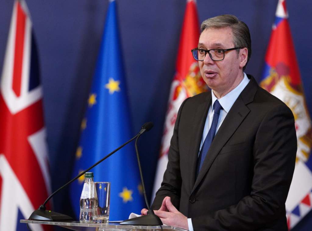 Vučić: Ugovorom sa AstraZenekom obezbeđeni najbolji lekovi za najteža oboljenja