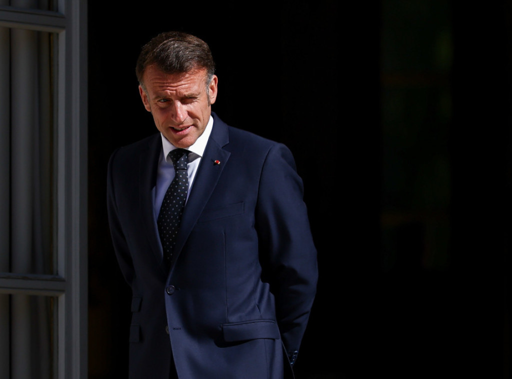 Emanuel Makron dočekao dvoje državljana Francuske oslobođenih nakon 3,5 godine u iranskom pritvoru