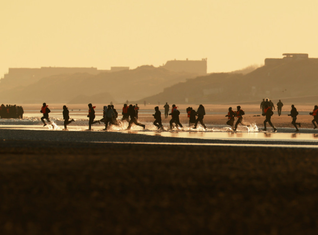 Velika Britanija izdvaja 660 miliona funti za sporazum sa Francuskom o suzbijanju ilegalnih prelazaka