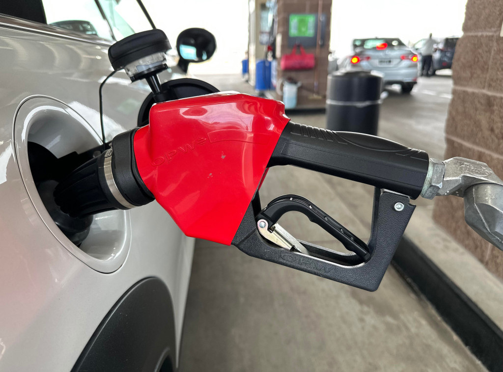 Nemački regulator poziva kompanije da što pre snize cene benzina i dizela