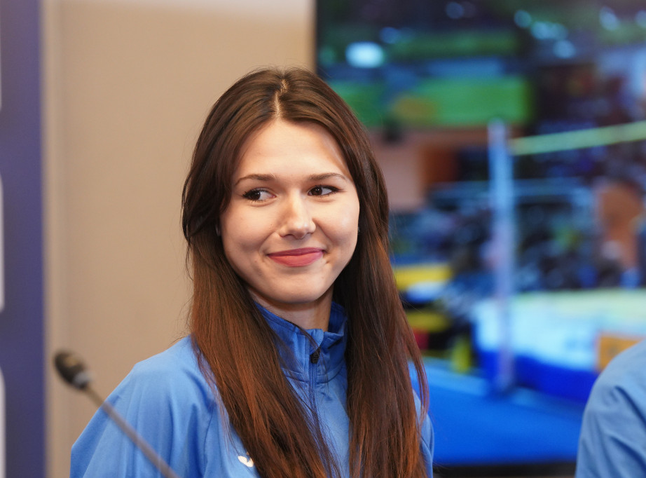 Vlada Srbije: Angelini Topić i njenom treneru po 25.000 evra za srebrnu medalju