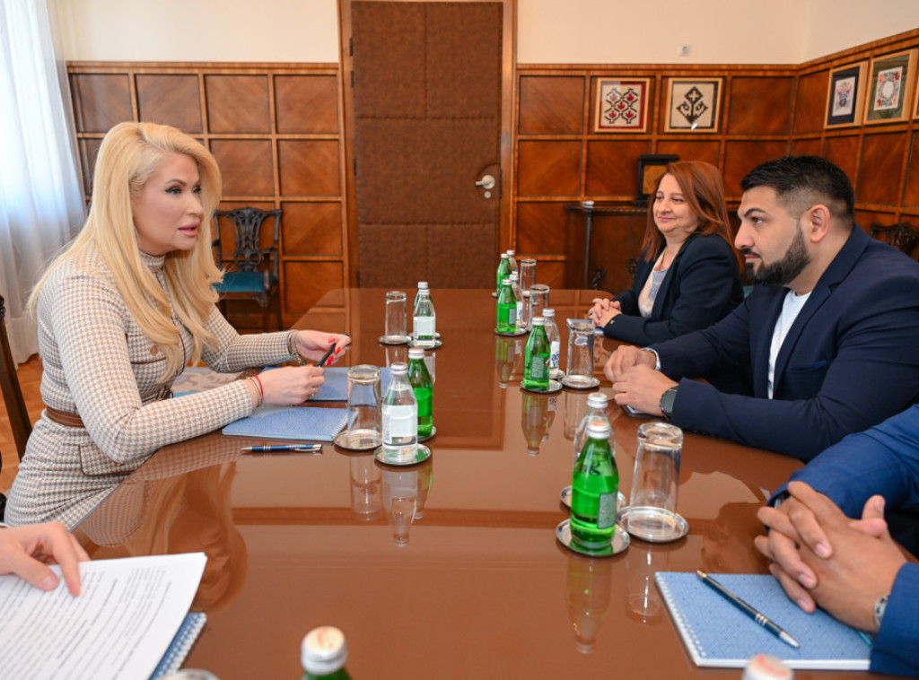 Sandra Božić sa Željkom Raduom: Pokrajinska vlada ostaje posvećena poboljšanju uslova života Roma