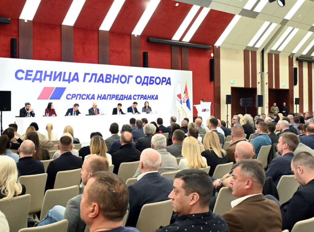 Počela sednica Glavnog odbora SNS, prisustvuju Vučević, Brnabić, Mali, Glišić...