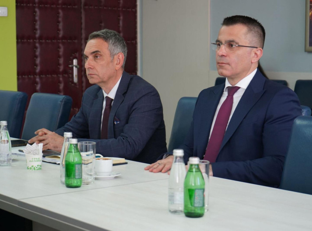 Ministar Milićević razgovarao sa predstavnicima Loznice o realizaciji letnjih kampova za mlade iz regiona