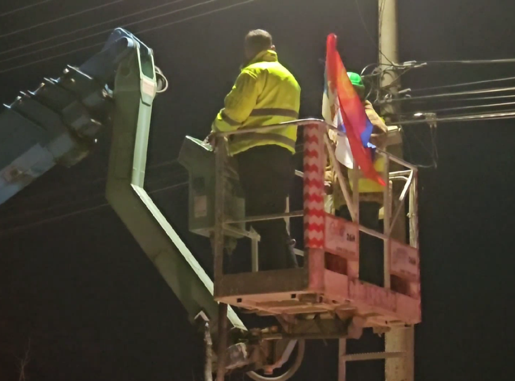 Srpska lista osudila uklanjanje srpskih zastava u Gračanici: Međunarodna zajednica da reaguje