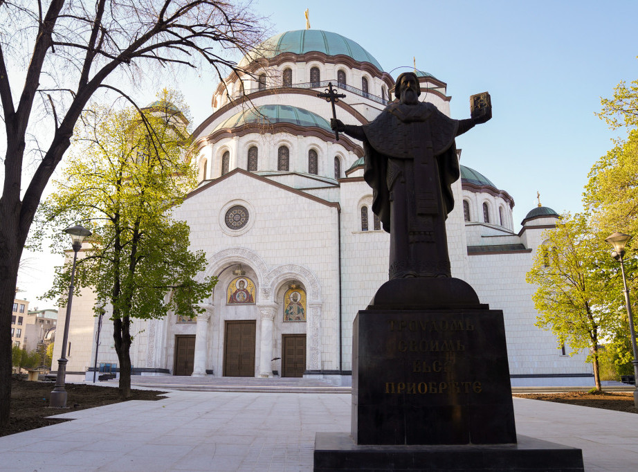 Deljenje Blagodatnog ognja večeras u Hramu Svetog Save u Beogradu
