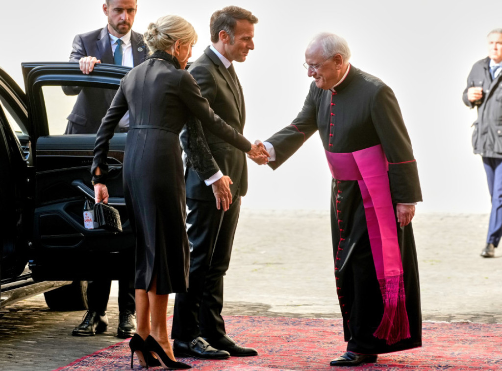 Makron se u Vatikanu sastao sa papom Lavom XIV