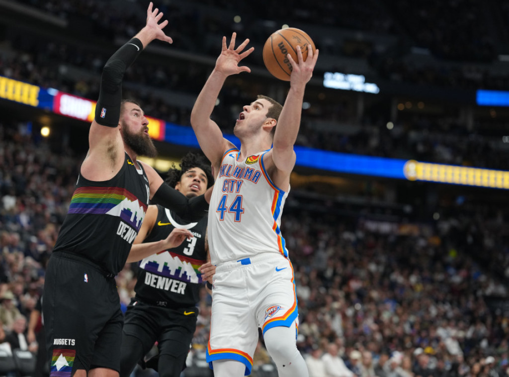 Košarkaši Denvera pobedili Oklahomu, Jokić nije igrao, Topić upisao dabl-dabl