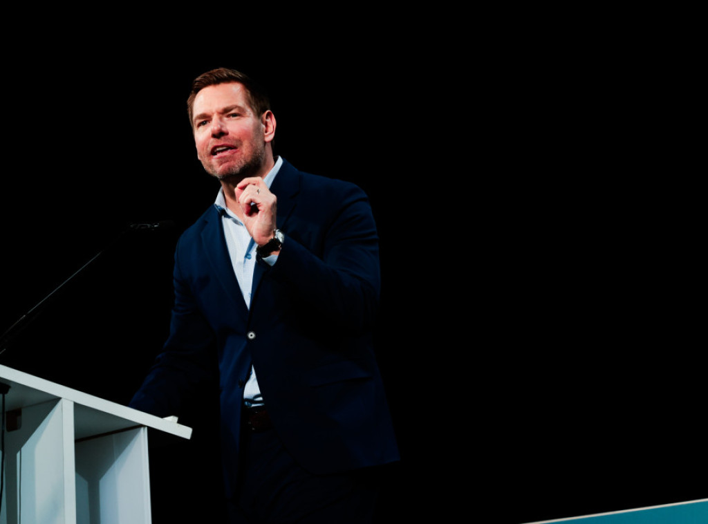 Erik Svolvel pozvan da se ne kandiduje za guvernera Kalifornije zbog optužbi za seksualni napad