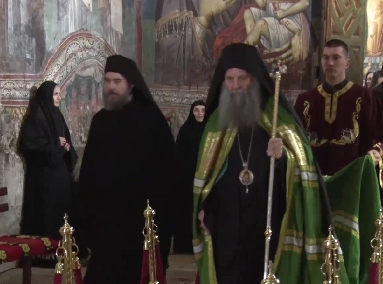Patrijarh Porfirije u Pećkoj Patrijaršiji služio svetu liturgiju na Veliku subotu