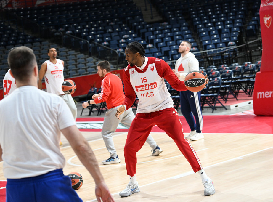 Ebuka Izundu produžio ugovor sa Crvenom zvezdom do 2028. godine