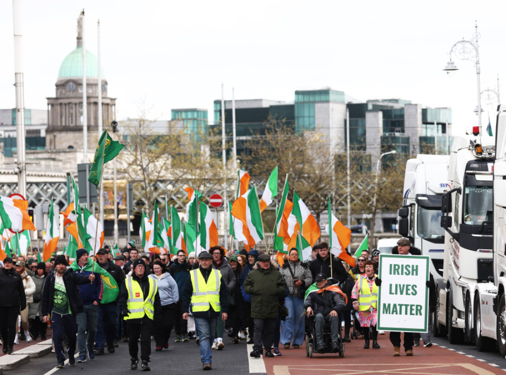 Irska policija potisnula demonstrante koji su blokirali jedinu rafineriju nafte