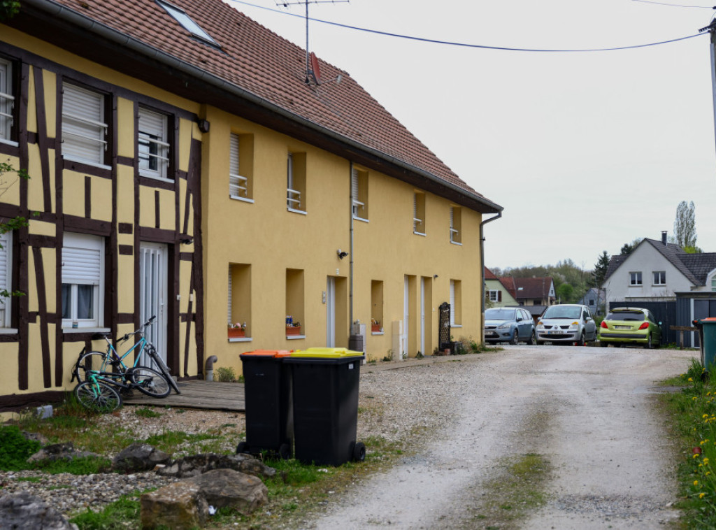 Muškarac u Francuskoj držao sedmogodišnjeg sina godinu i po dana zaključanog u kombiju