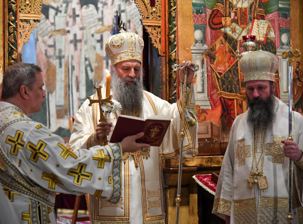 Patrijarh Porfirije služio je Vaskršnju liturgiju u Pećkoj patrijaršiji