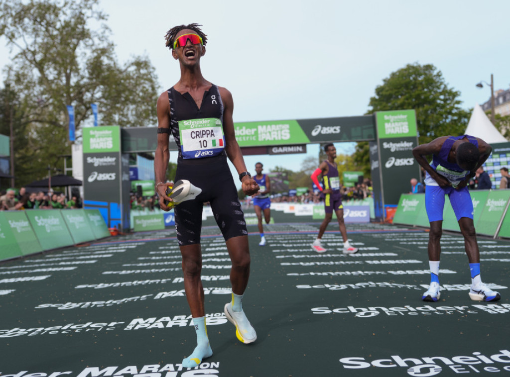 Italijanski atletičar Jemaneberhan Kripa pobednik maratona u Parizu