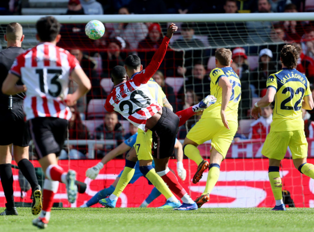 Fudbaleri Totenhema ostali u zoni ispadanja pošto su izgubili od Sanderlenda