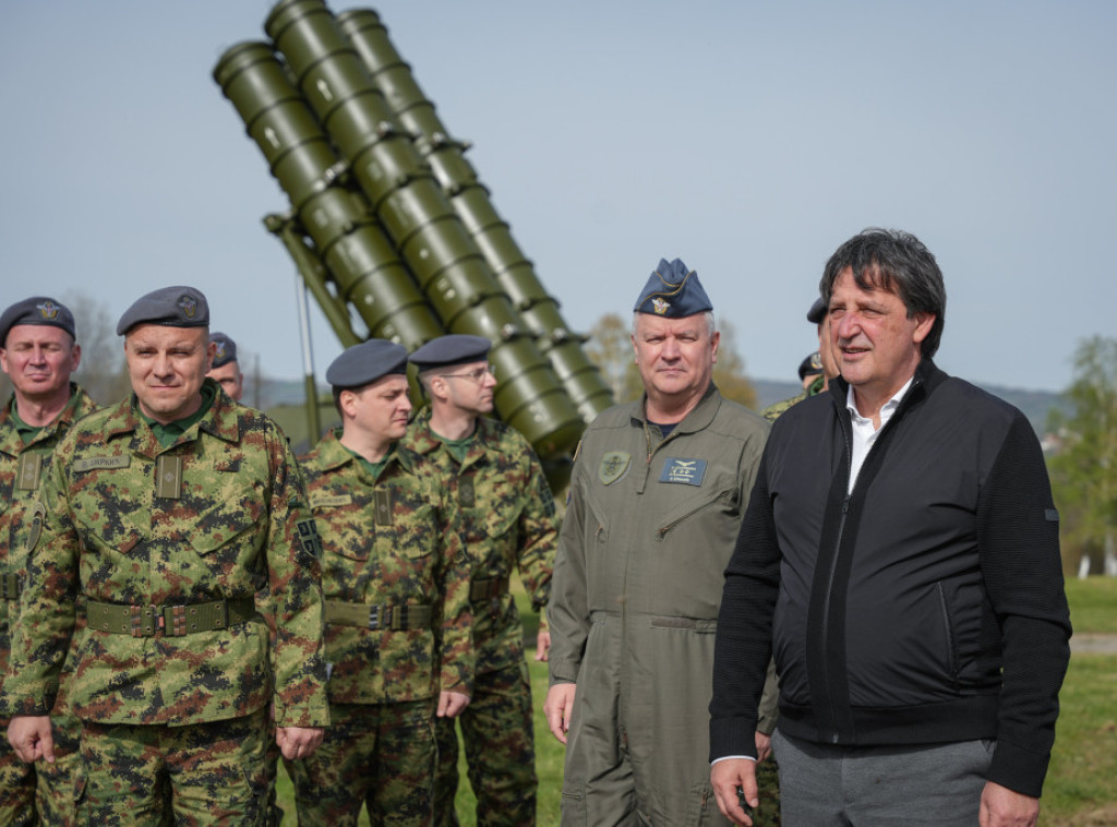 Ministar Gašić obišao pripadnike Vojske Srbije angažovane u stalno zadejstvovanim snagama
