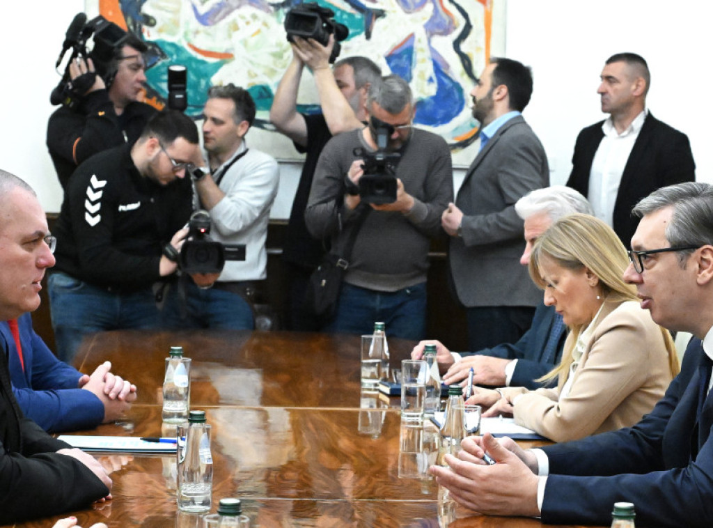 Počeo sastanak Vučića sa predstavnicima Jedinstvene Srbije