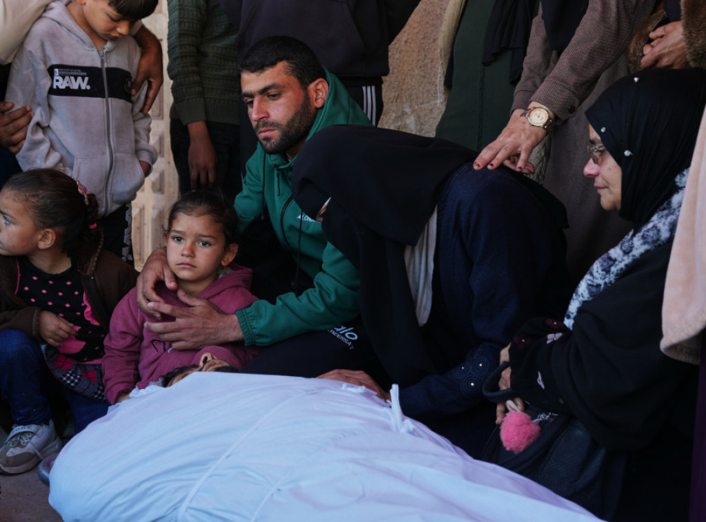 U izraelskom vazdušnom napadu na policijsko vozilo u Gazi poginule četiri osobe