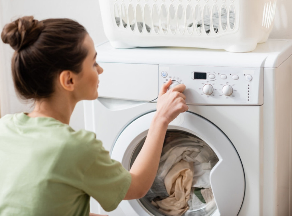 Britanci će biti nagrađeni besplatnom strujom ako peru veš vikendom