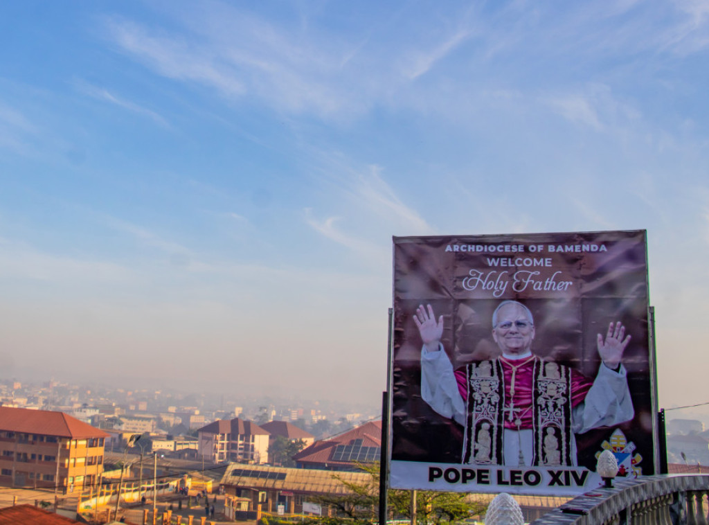 Papa Lav posetom Kamerunu nastavlja desetodnevnu turneju po Africi