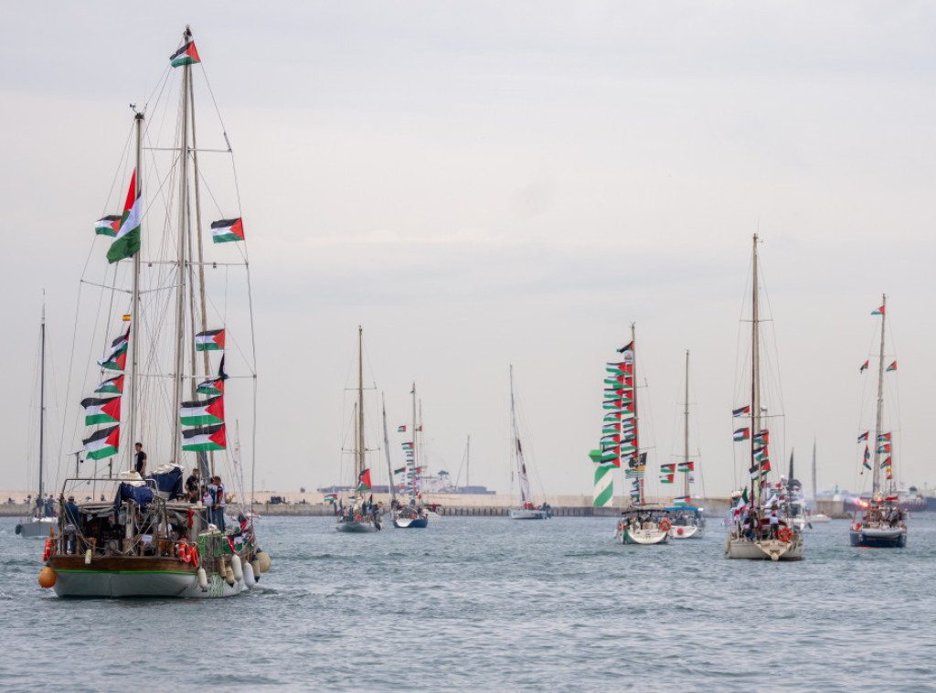 Desetine brodova sa aktivistima i humanitarnom pomoći isplovile iz Barselone ka Gazi