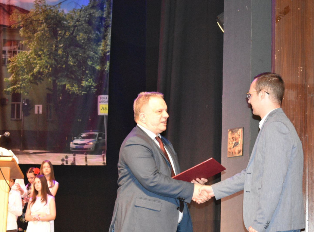 Dejan Vuk Stanković uručio povelje Dositej Obradović dobitnicima u Požarevcu