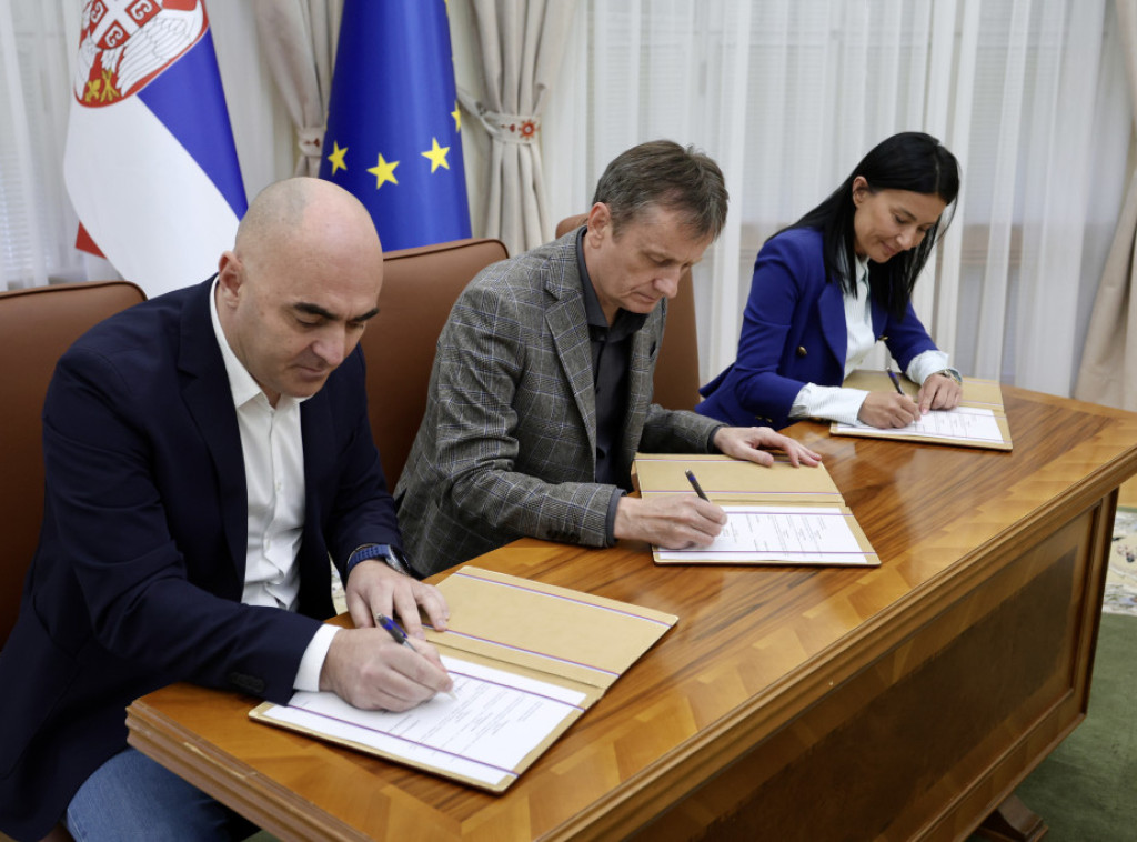 Darko Glišić: U rekonstrukciju škole u Gajdobri država investira 721 milion dinara